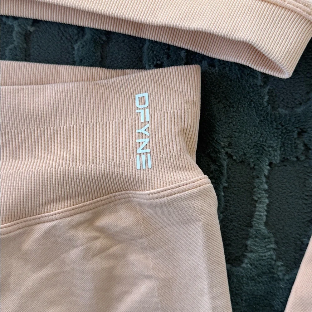 DFYNE impact bra, legging, short - Picture 7 of 8